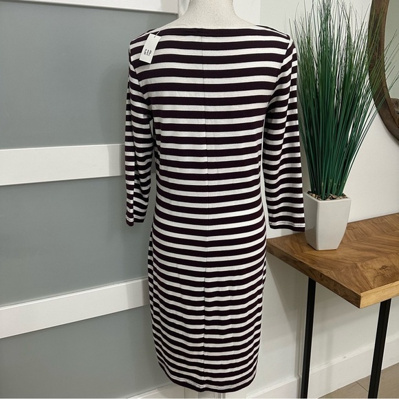 Gap Modern Boatneck Dress Medium Burgundy And White Stripe Nautical Casual NWT - Picture 8 of 8